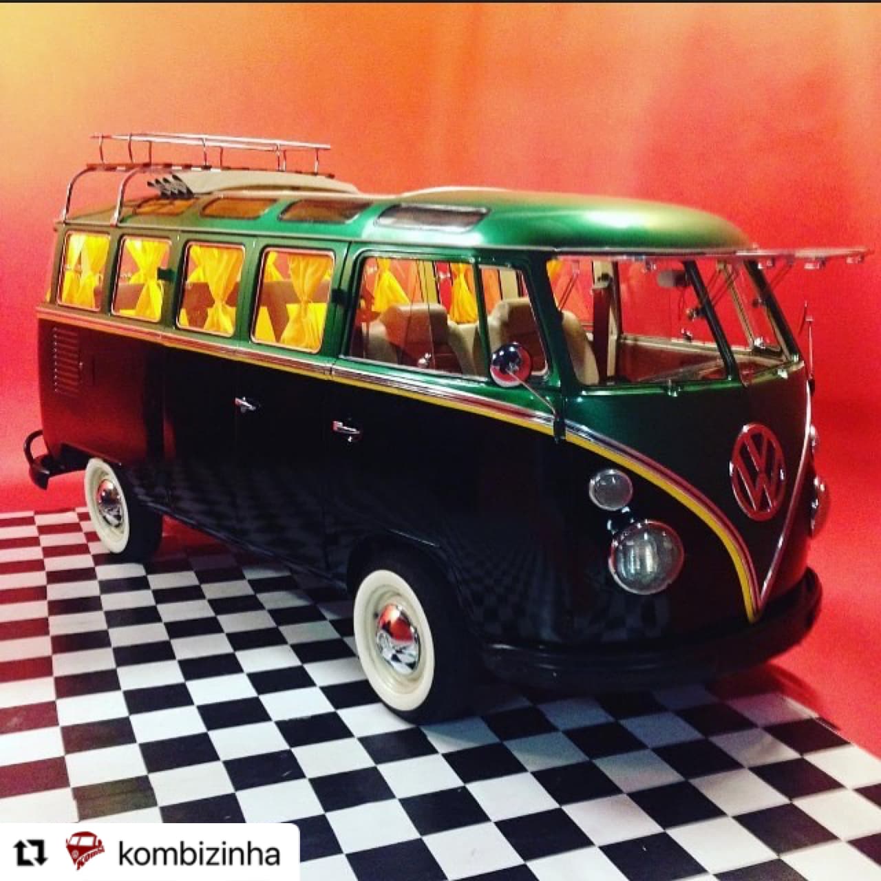 Kombi vintage customizada da Kombizinha